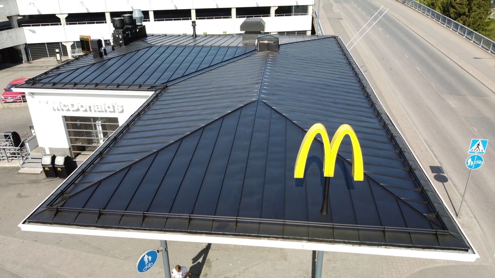 Maalattu peltikatto Riihimäellä - Upea lopputulos